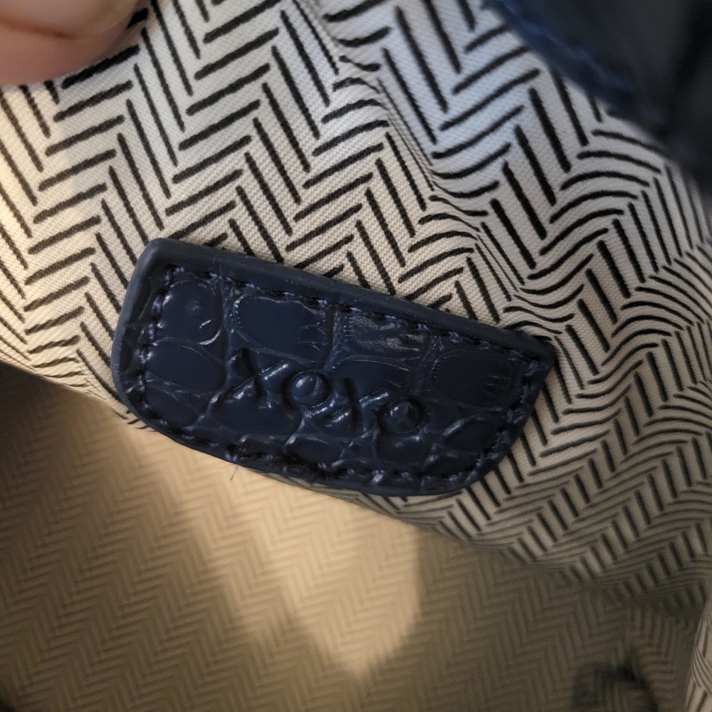 XOXO CROSSBODY HANDBAG - Picture 7 of 7